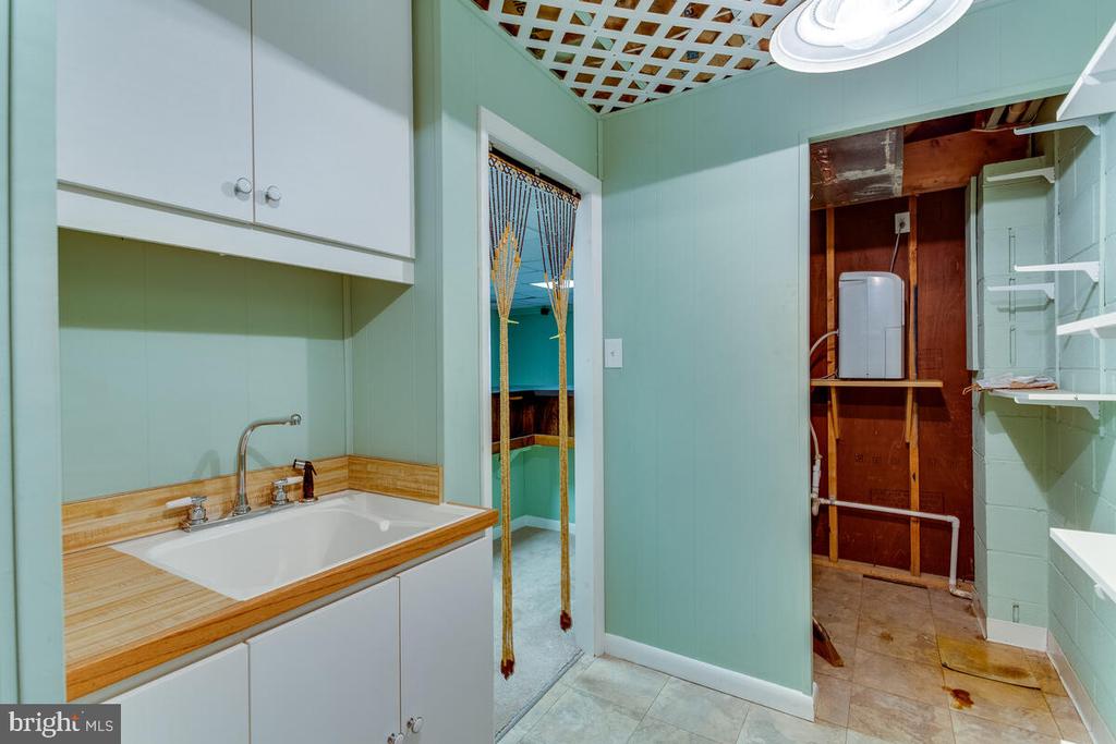 7607 STONEY HARBOR COURT