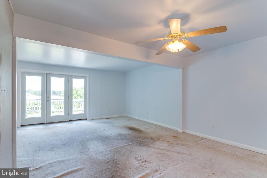 7607 STONEY HARBOR COURT