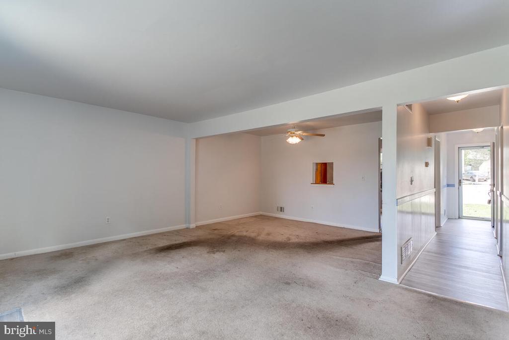 7607 STONEY HARBOR COURT