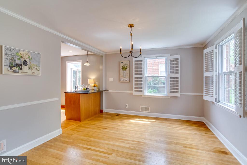 33 DUNMORE ROAD