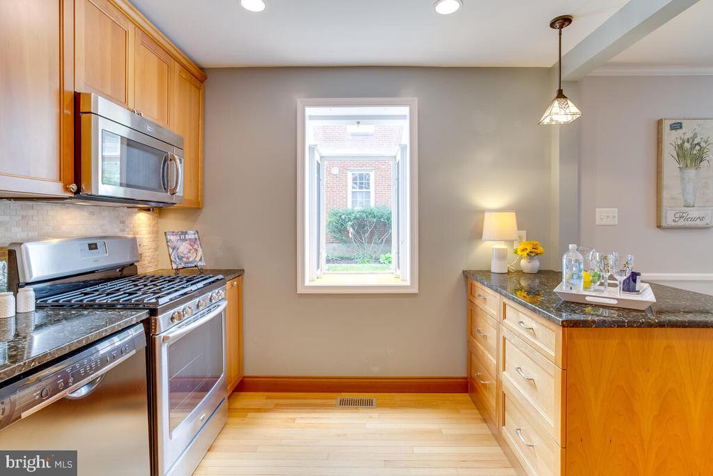 33 DUNMORE ROAD
