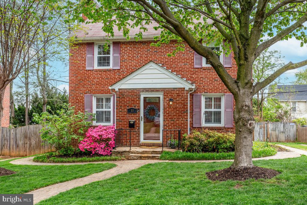 33 DUNMORE ROAD