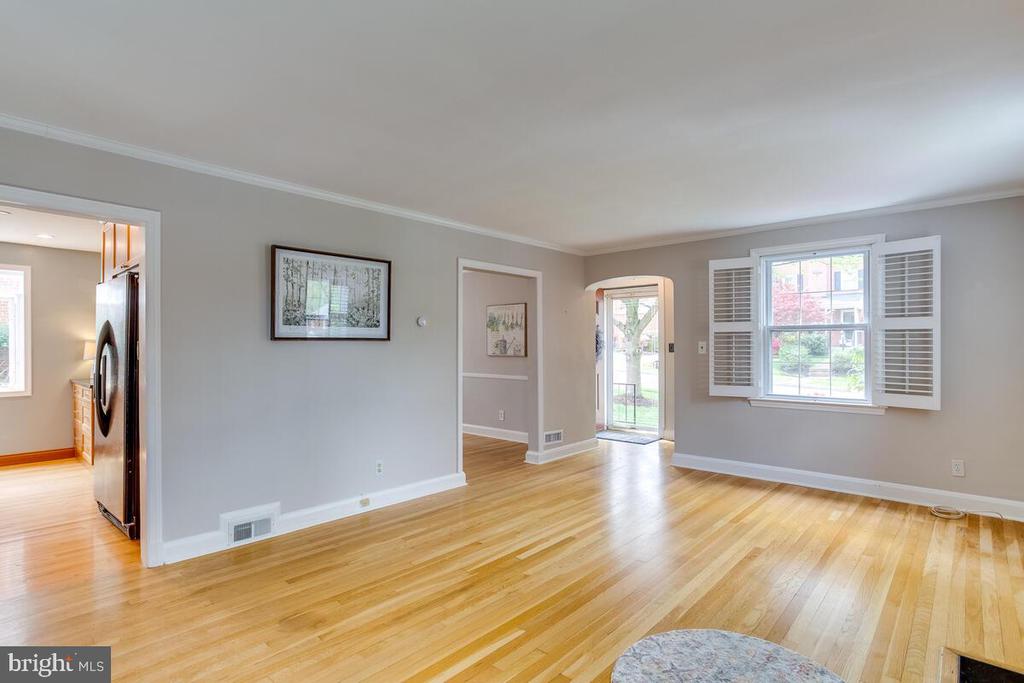 33 DUNMORE ROAD