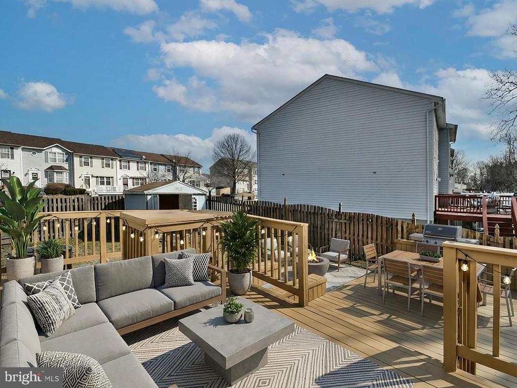 211 GREEN FERN WAY