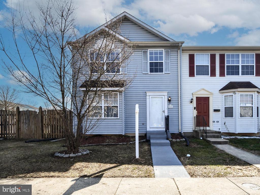 211 GREEN FERN WAY