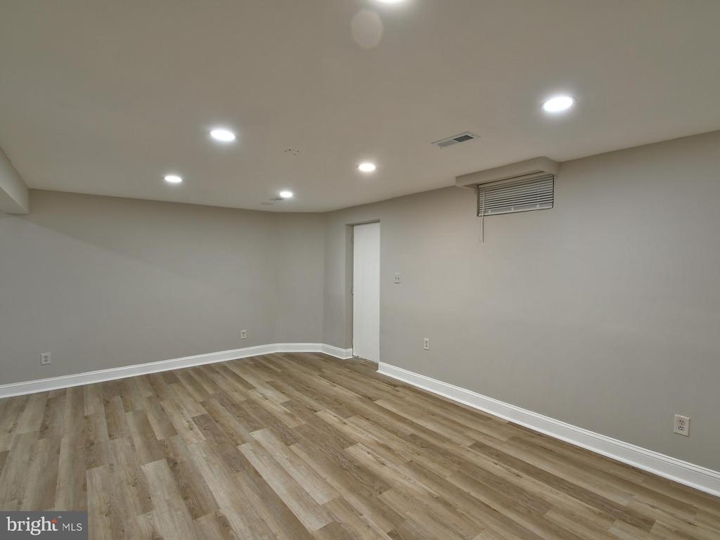 211 GREEN FERN WAY