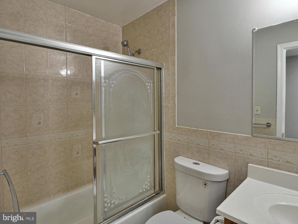 211 GREEN FERN WAY