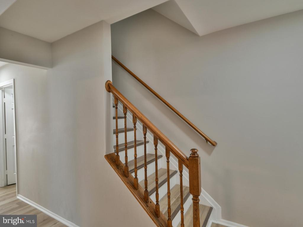 211 GREEN FERN WAY