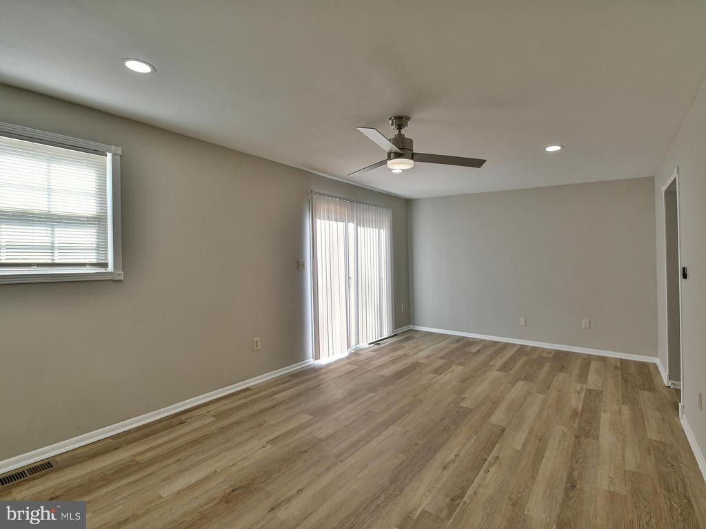 211 GREEN FERN WAY