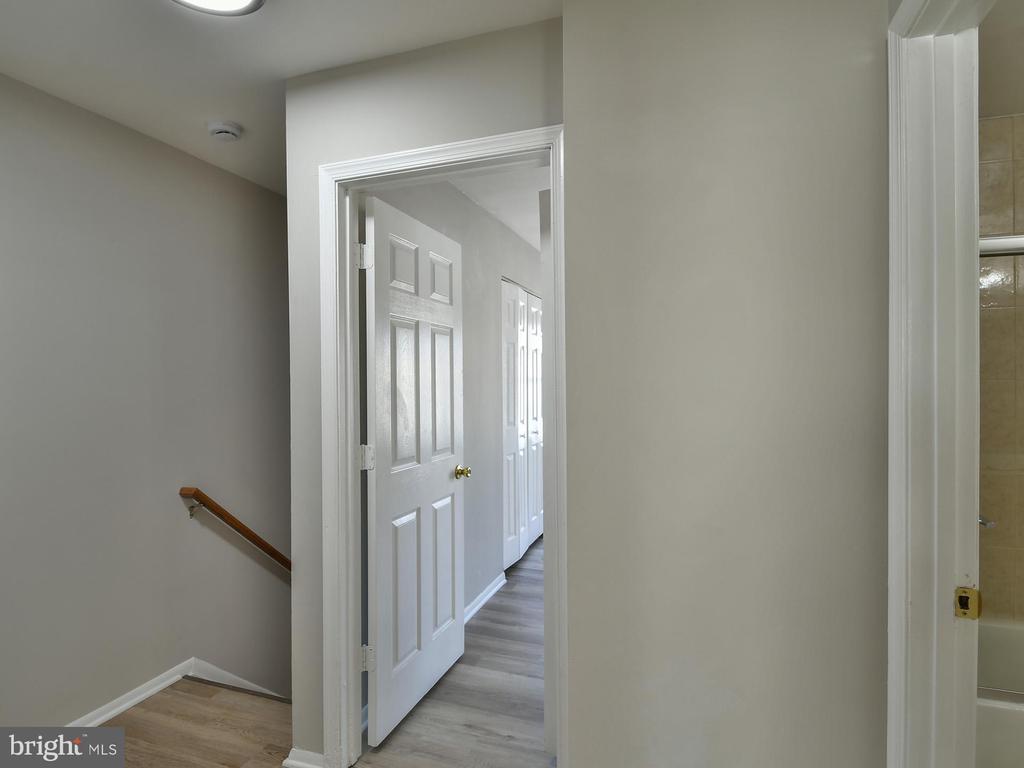 211 GREEN FERN WAY