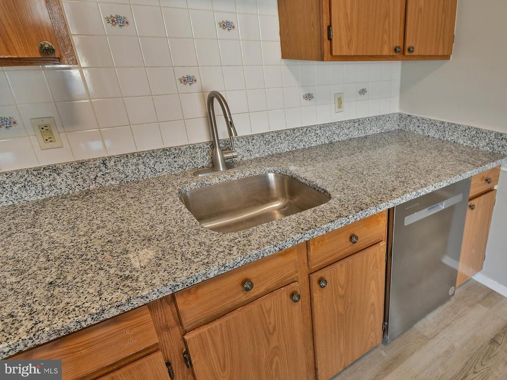 211 GREEN FERN WAY