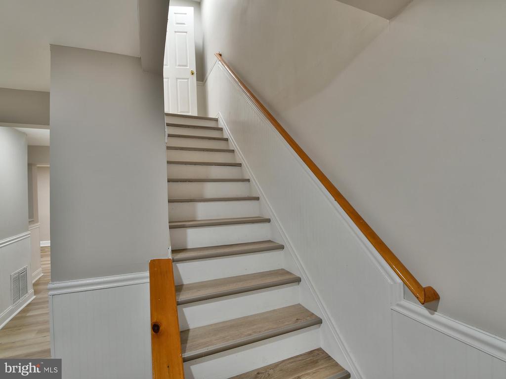 211 GREEN FERN WAY