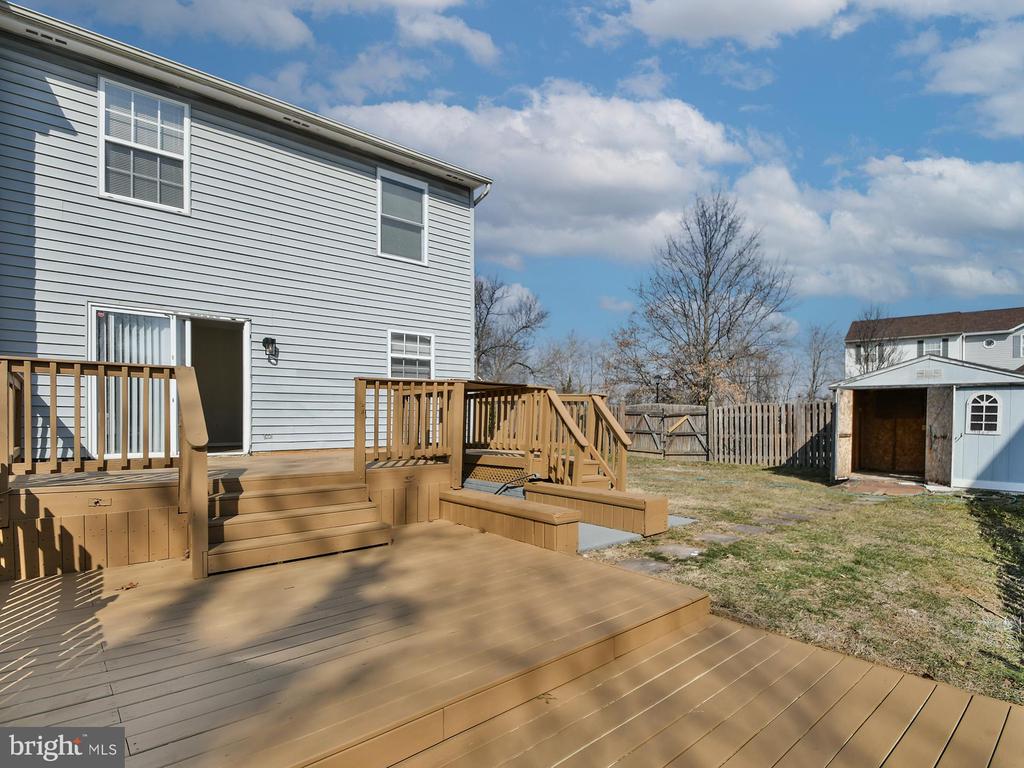 211 GREEN FERN WAY