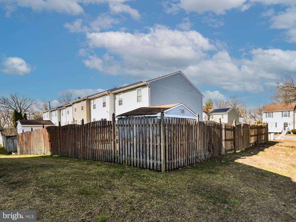 211 GREEN FERN WAY