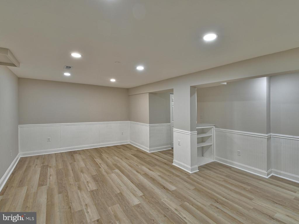 211 GREEN FERN WAY
