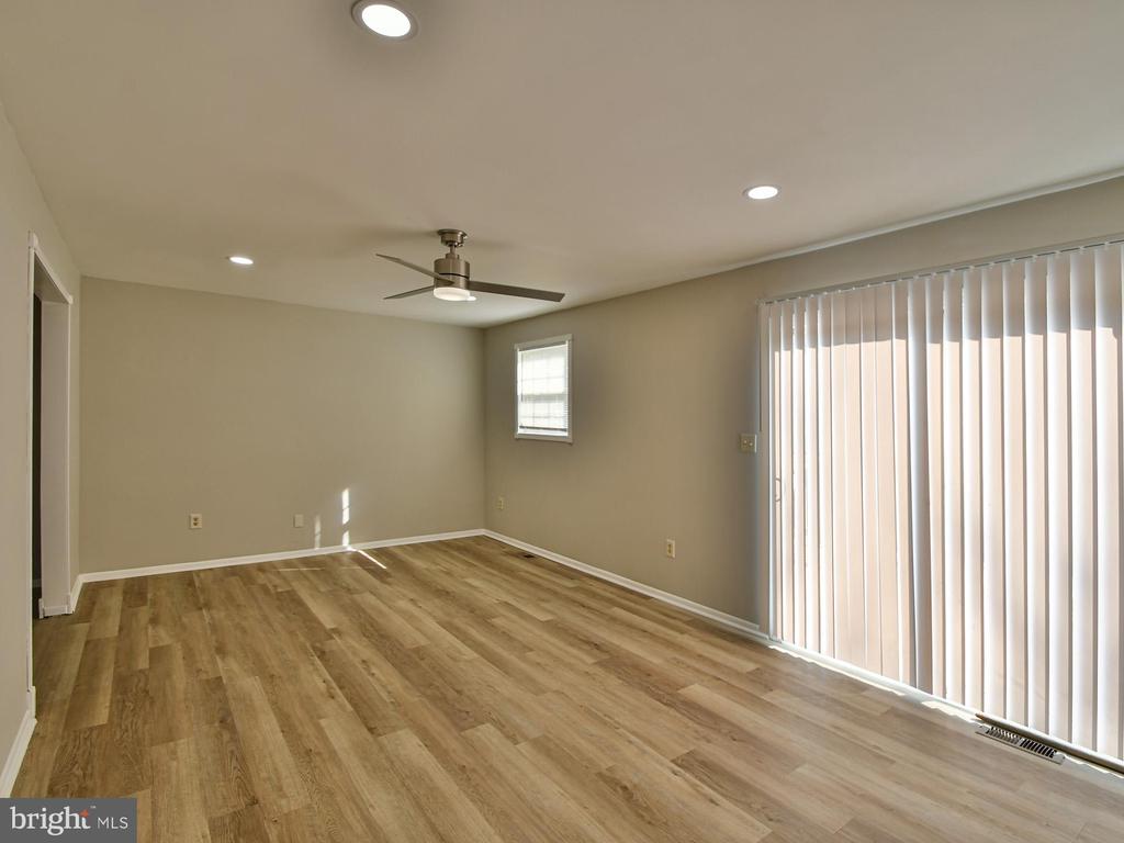 211 GREEN FERN WAY