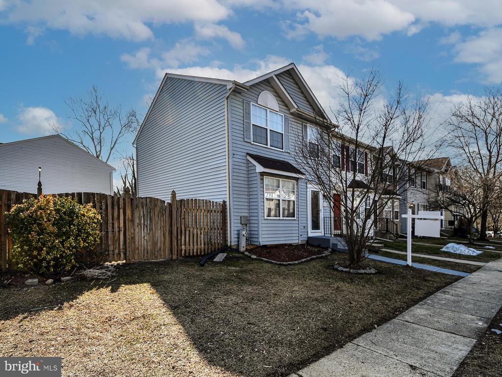 211 GREEN FERN WAY