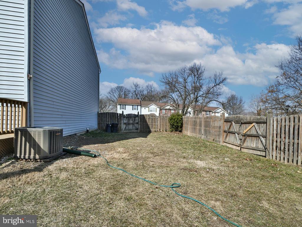 211 GREEN FERN WAY
