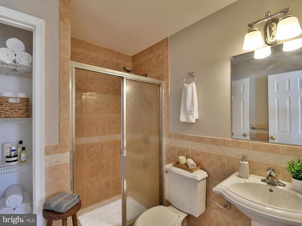 211 GREEN FERN WAY