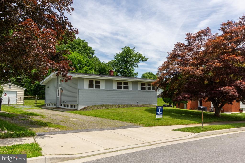 8206 ARROWHEAD ROAD