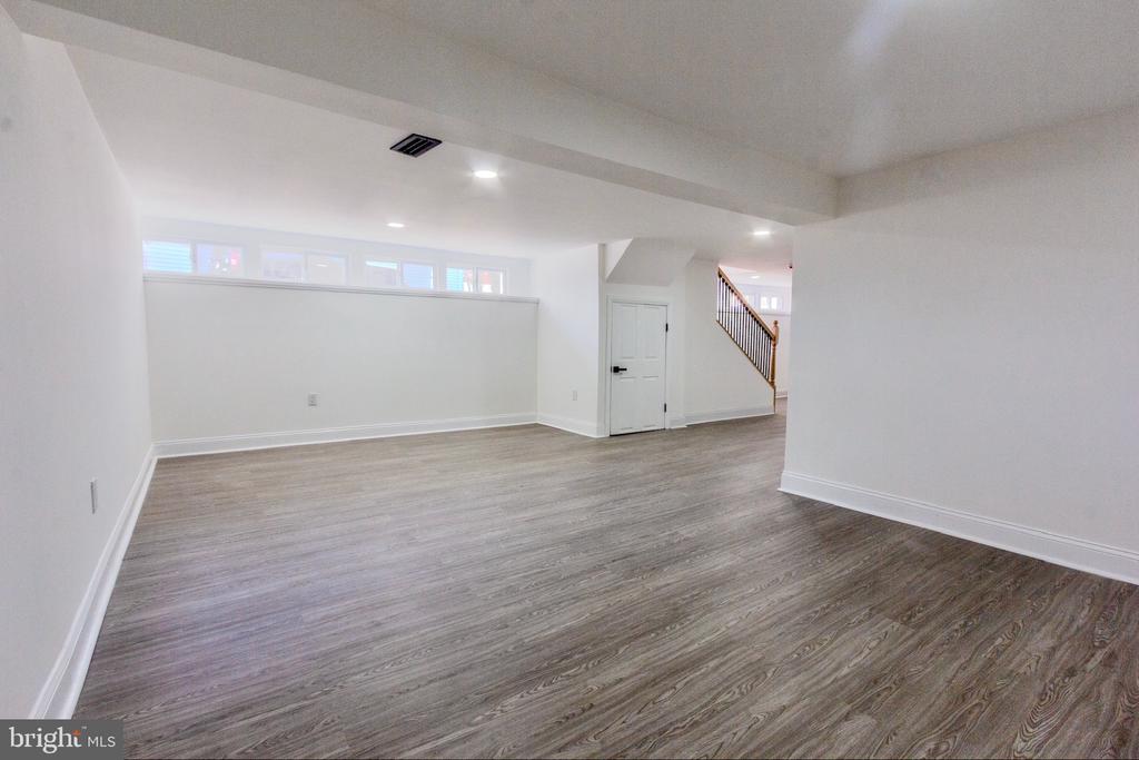 8206 ARROWHEAD ROAD