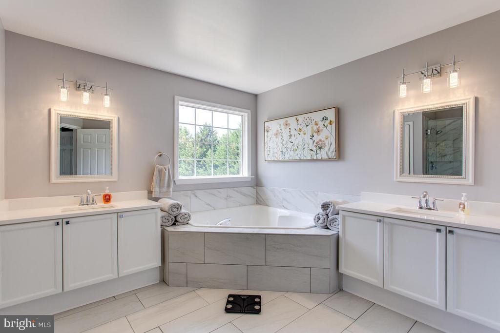 801 KITTERY DRIVE