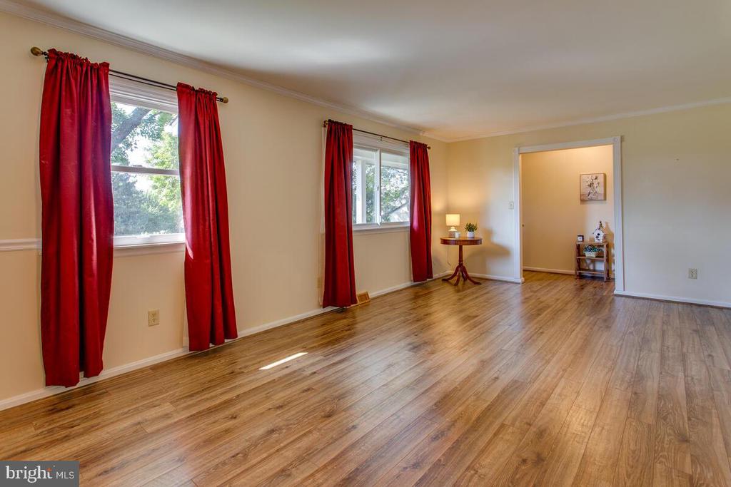 903 WINCHESTER DRIVE