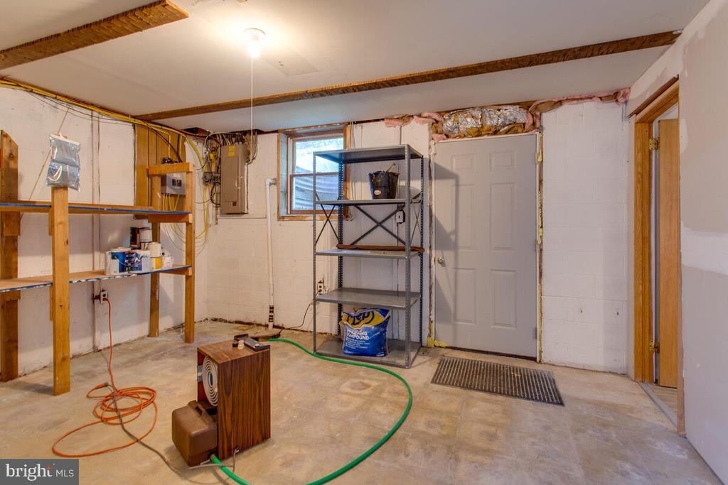 903 WINCHESTER DRIVE