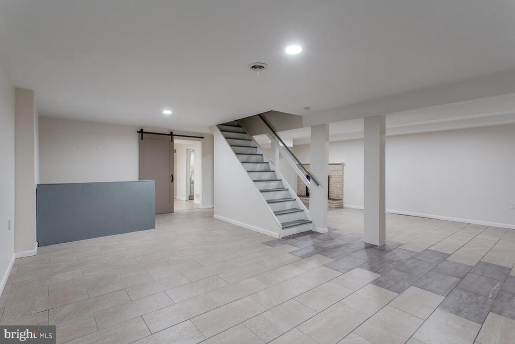 903 WINCHESTER DRIVE