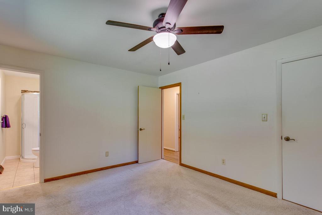 903 WINCHESTER DRIVE