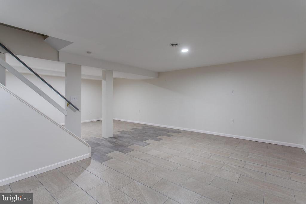 903 WINCHESTER DRIVE