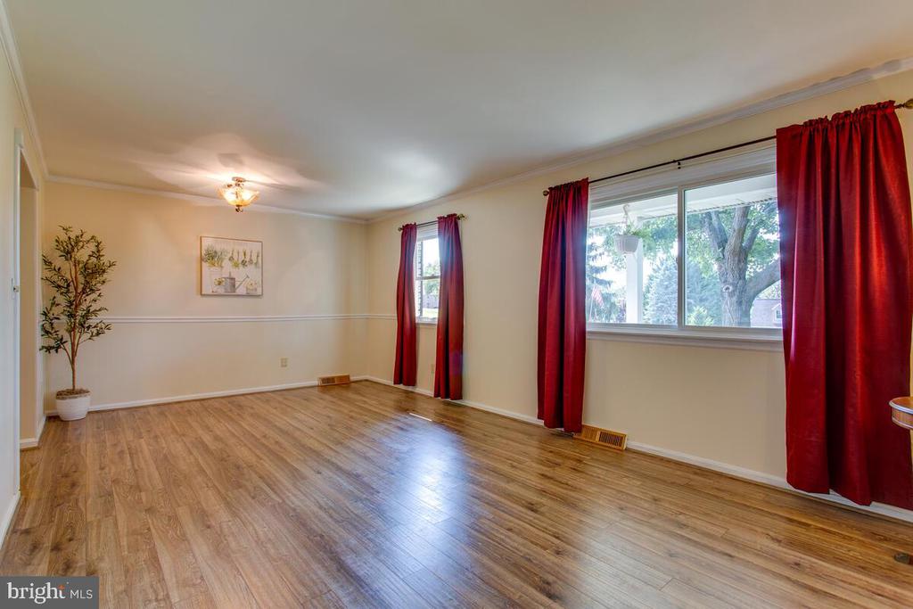 903 WINCHESTER DRIVE