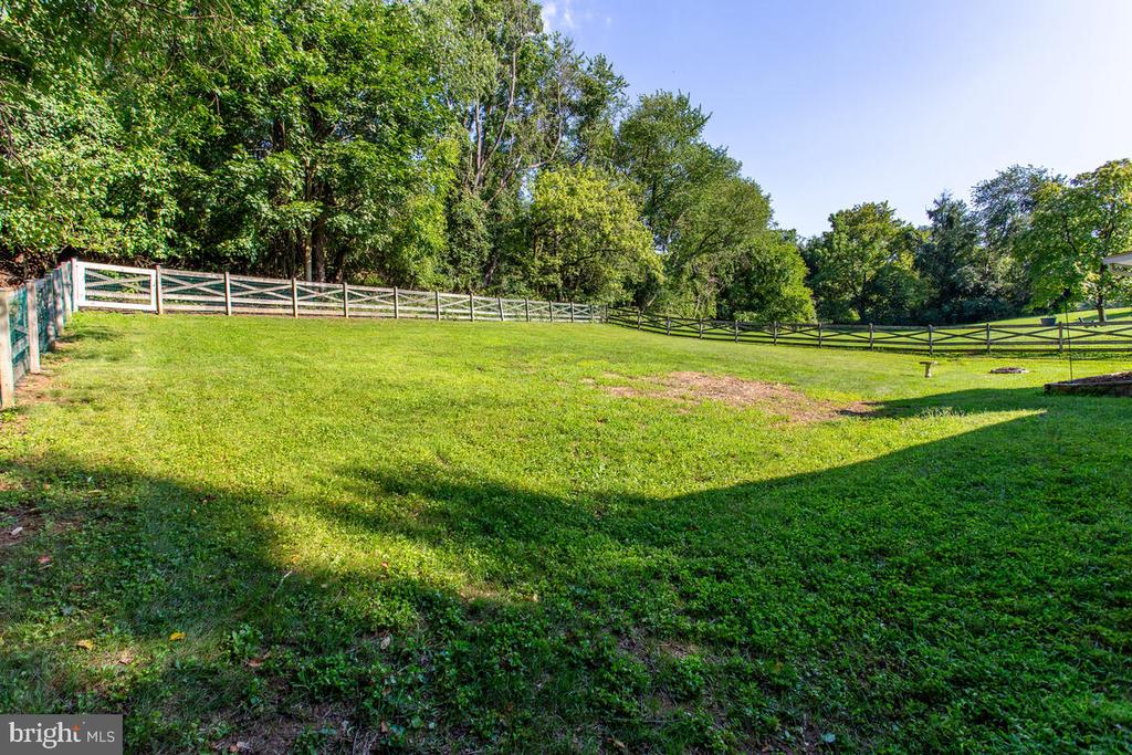903 WINCHESTER DRIVE