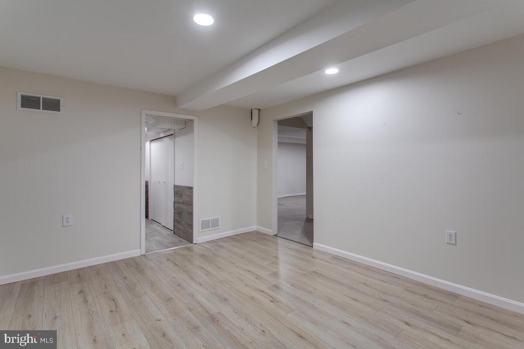 903 WINCHESTER DRIVE