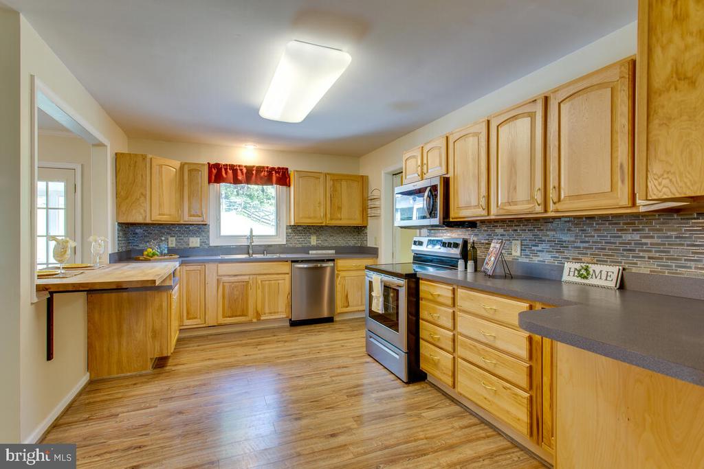 903 WINCHESTER DRIVE