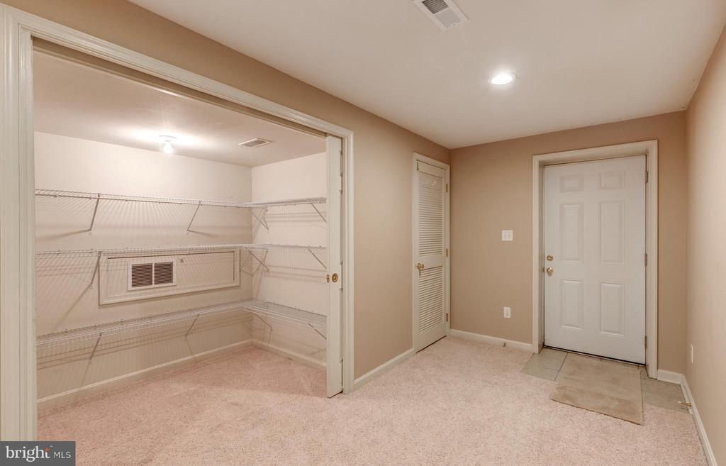 993 WAMPLER LANE