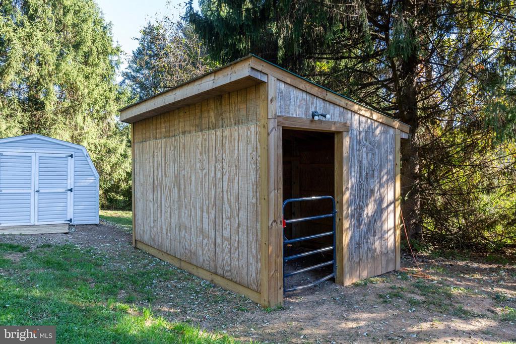 1202 FRIZZELL ROAD