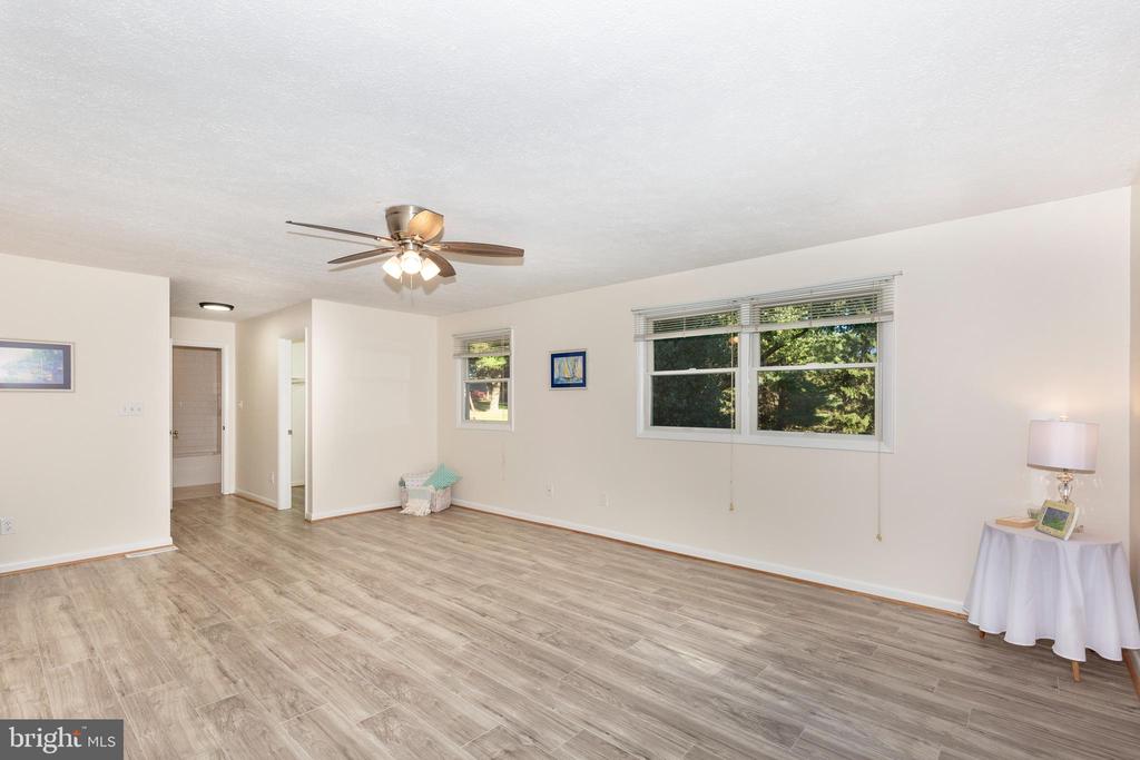 1202 FRIZZELL ROAD