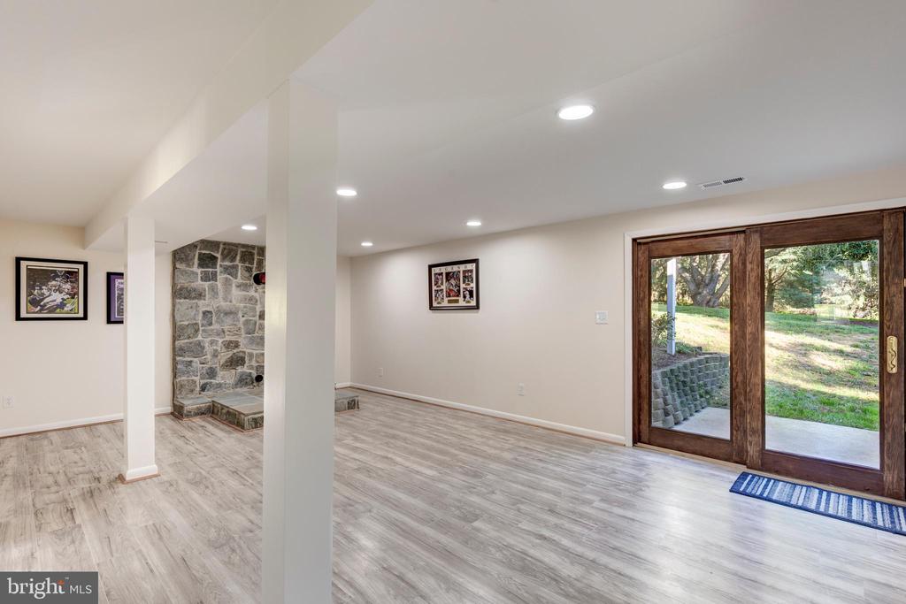 1202 FRIZZELL ROAD