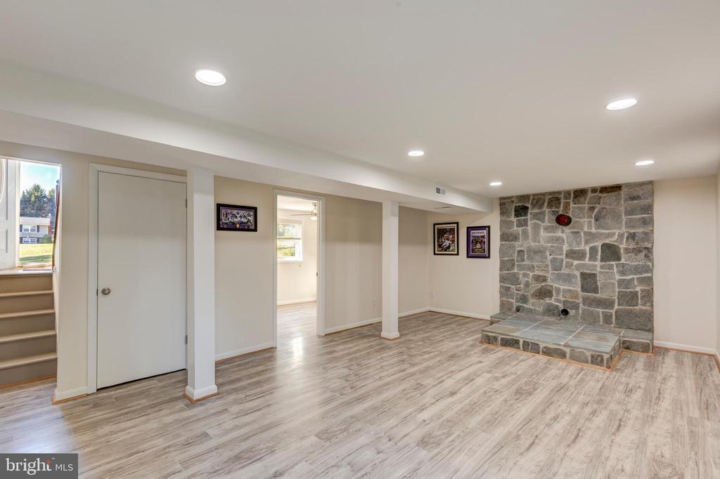 1202 FRIZZELL ROAD