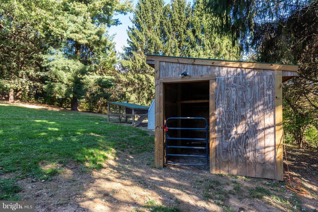 1202 FRIZZELL ROAD