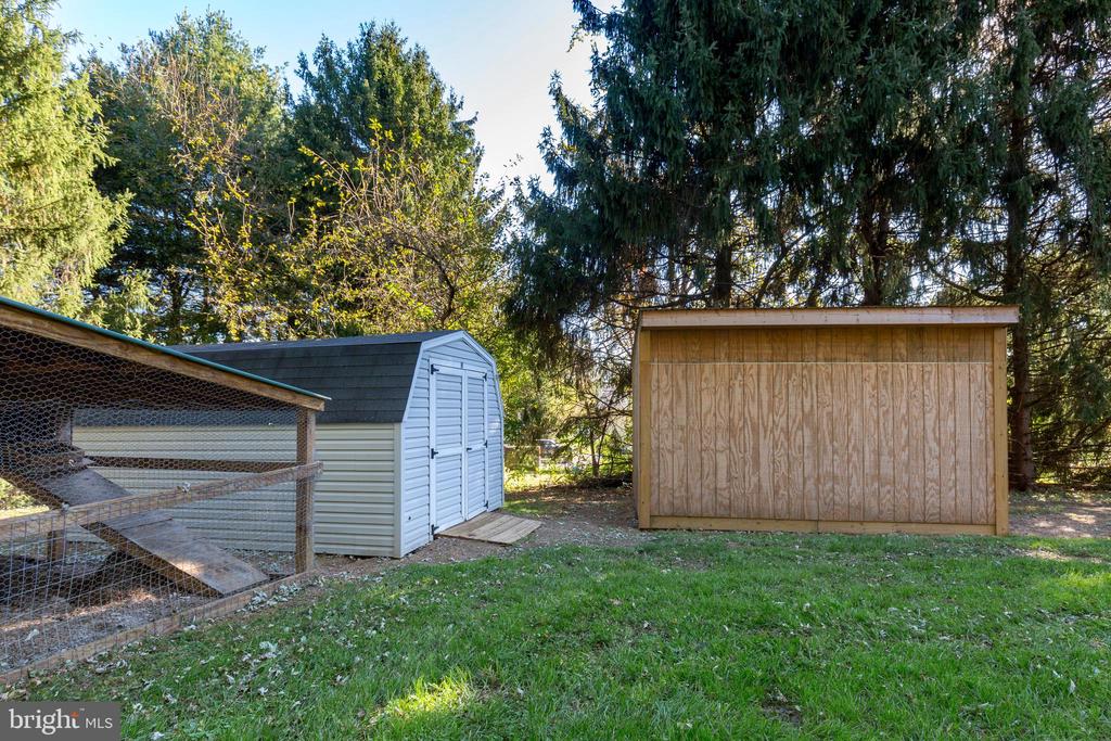 1202 FRIZZELL ROAD