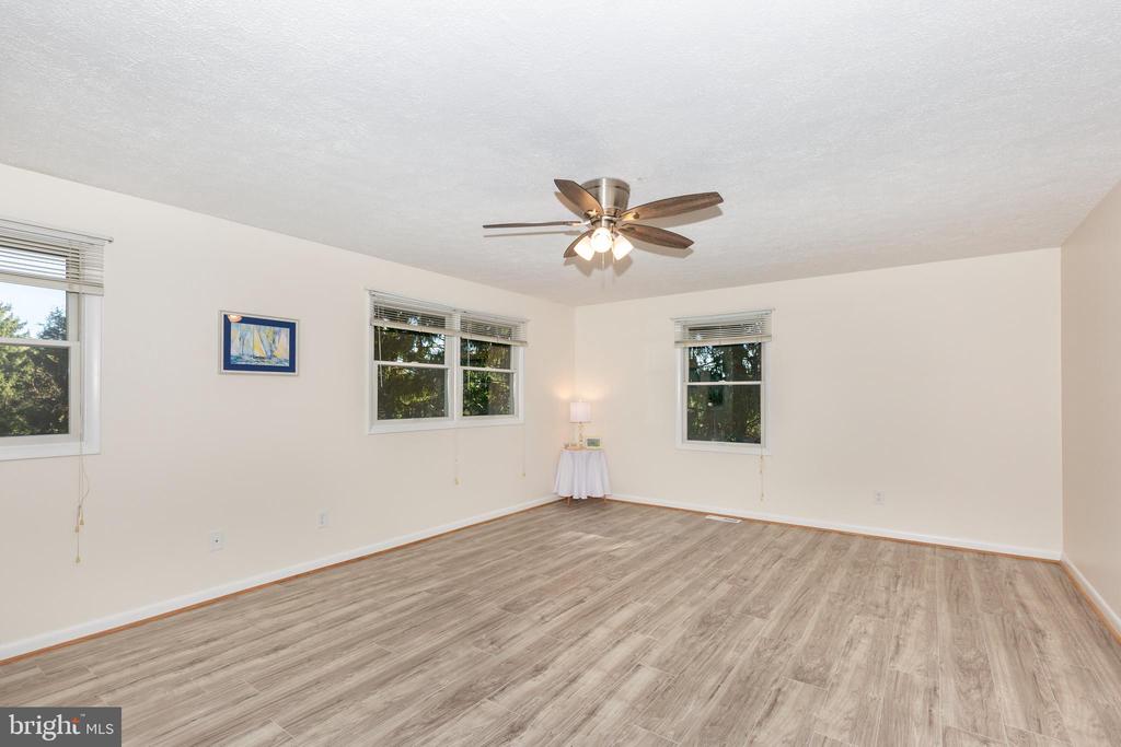 1202 FRIZZELL ROAD