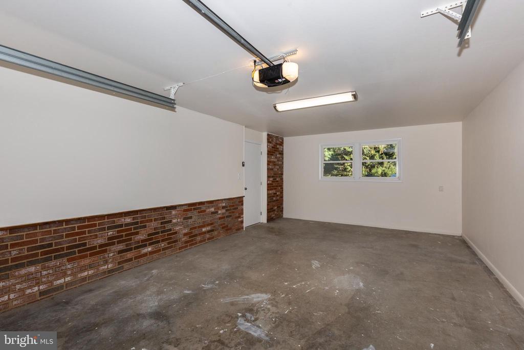 1202 FRIZZELL ROAD