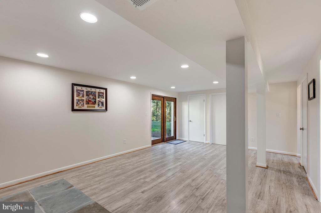 1202 FRIZZELL ROAD
