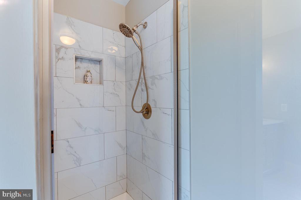 802 KITTERY DRIVE