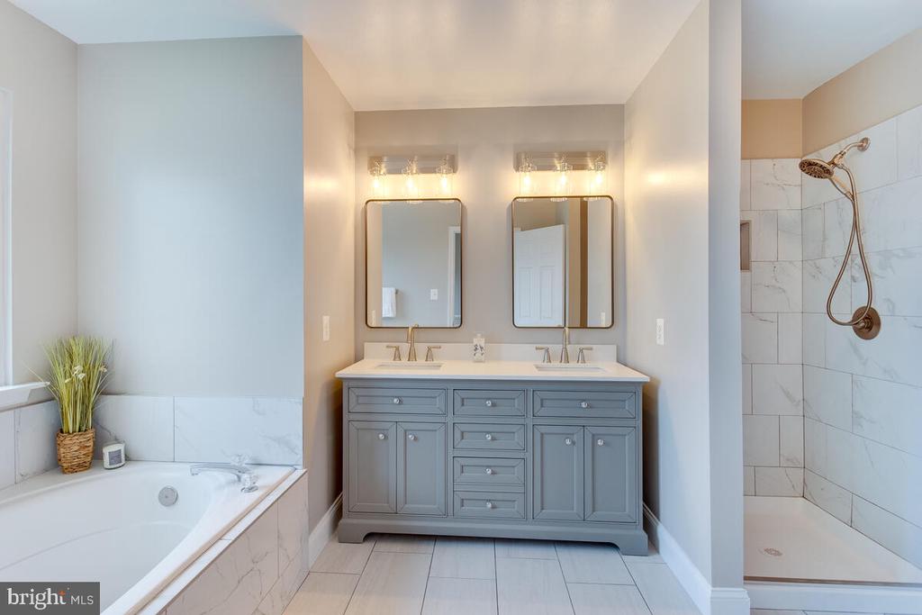 802 KITTERY DRIVE