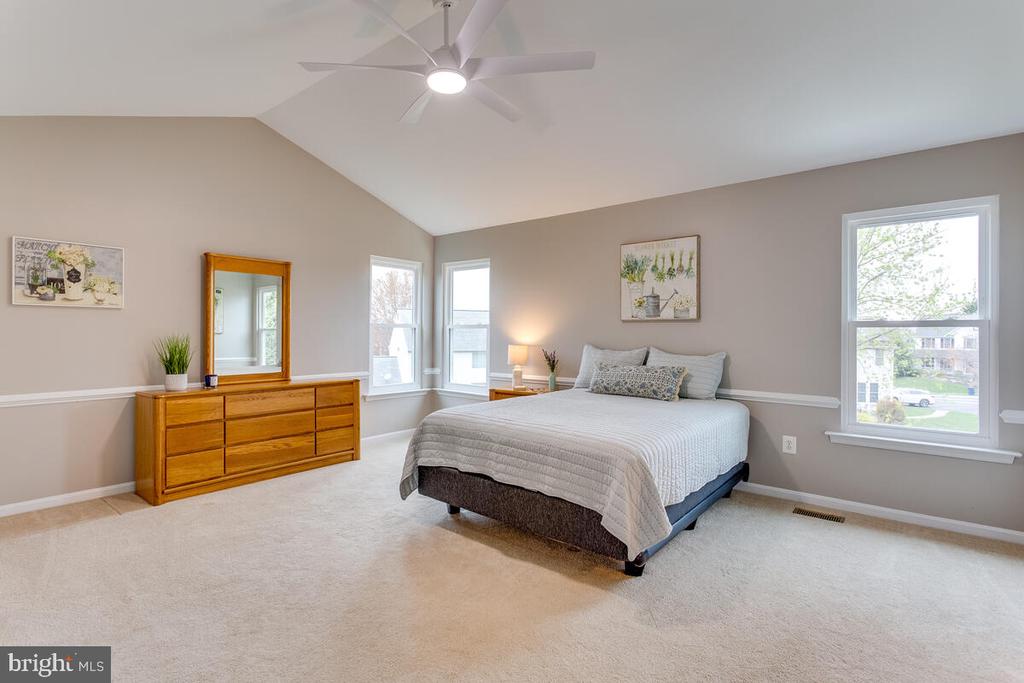 802 KITTERY DRIVE