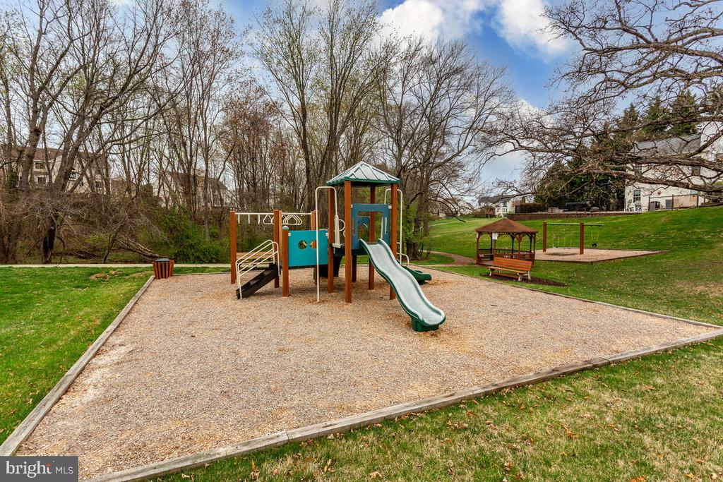 802 KITTERY DRIVE