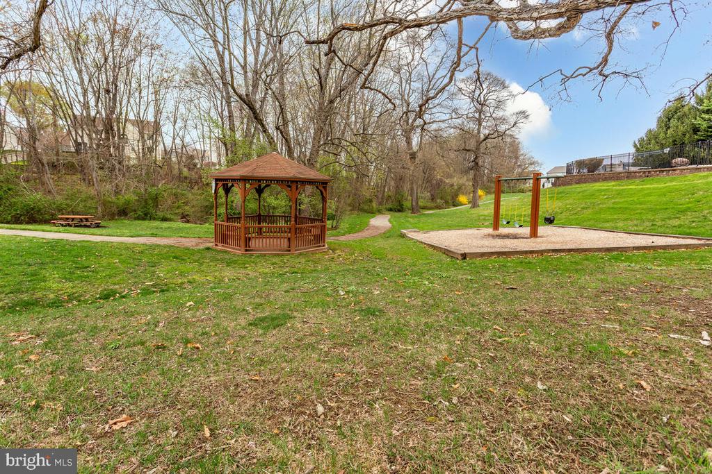 802 KITTERY DRIVE